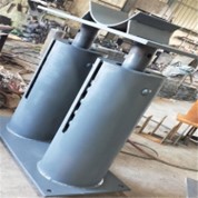 Mainīgs atsperes pakaramā caurules atbalsts